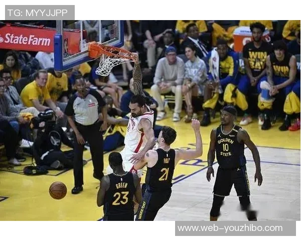 掘金与独行侠激战正酣NBA赛场精彩瞬间回顾与分析